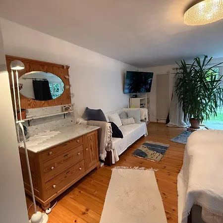 Gemütliche, Möblierte Einliegerwohnung Mit Eigenem Eingang In Apartment Hannover